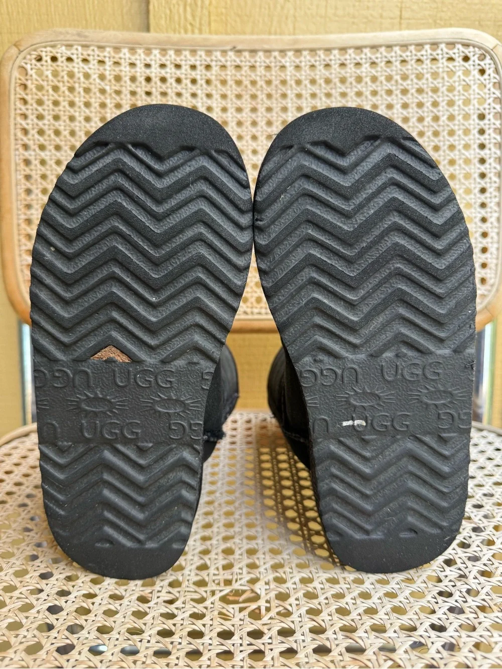 UGG Australia Classic Short Kids Size 2 Black Sheepskin Boots